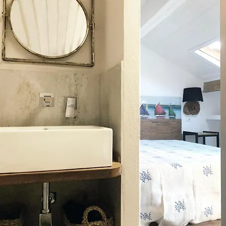 شقة Mansard Ferret Charming House Centro