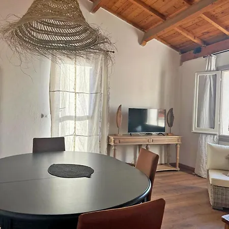 شقة Mansard Ferret Charming House Centro