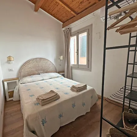 דירה Mansard Ferret Charming House Centro אלגהרו